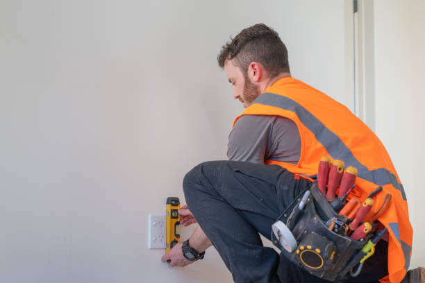 Best Affordable Emergency Electrician  in Lynnwood, WA